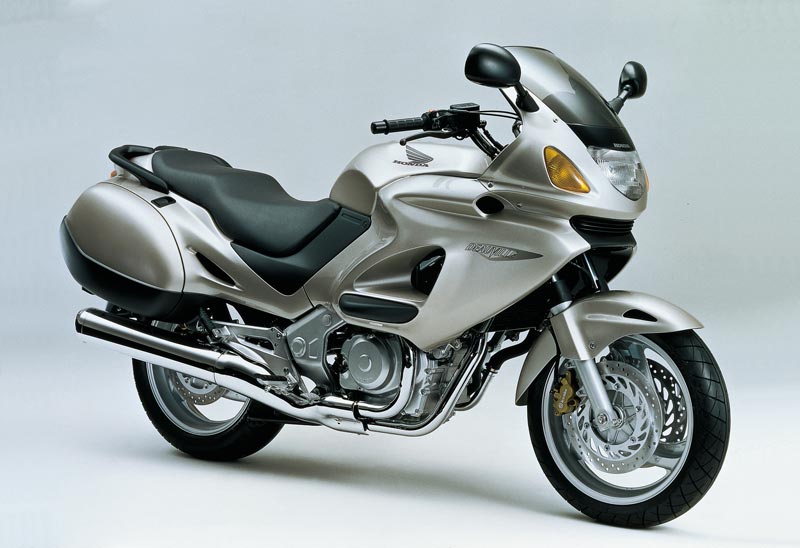 HONDA NT 700 V Deauville 2000 fiche technique