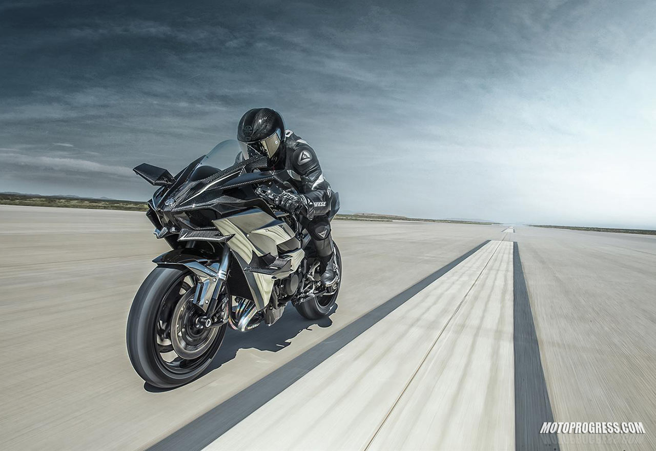 Kawasaki H2r 326 Bhp Power Run 4k KAWASAKI Ninja H2R 2017Puissance : 326 Ch à 14000 Tr/mn chPoids : kg